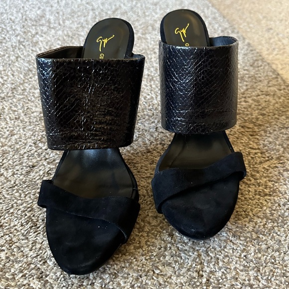 Black mule - Picture 6 of 8
